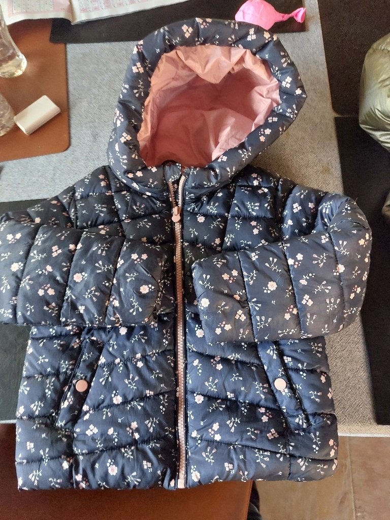 Jasje met kap mt 110, Enfants & Bébés, C&A, Comme neuf, Enlèvement, Fille