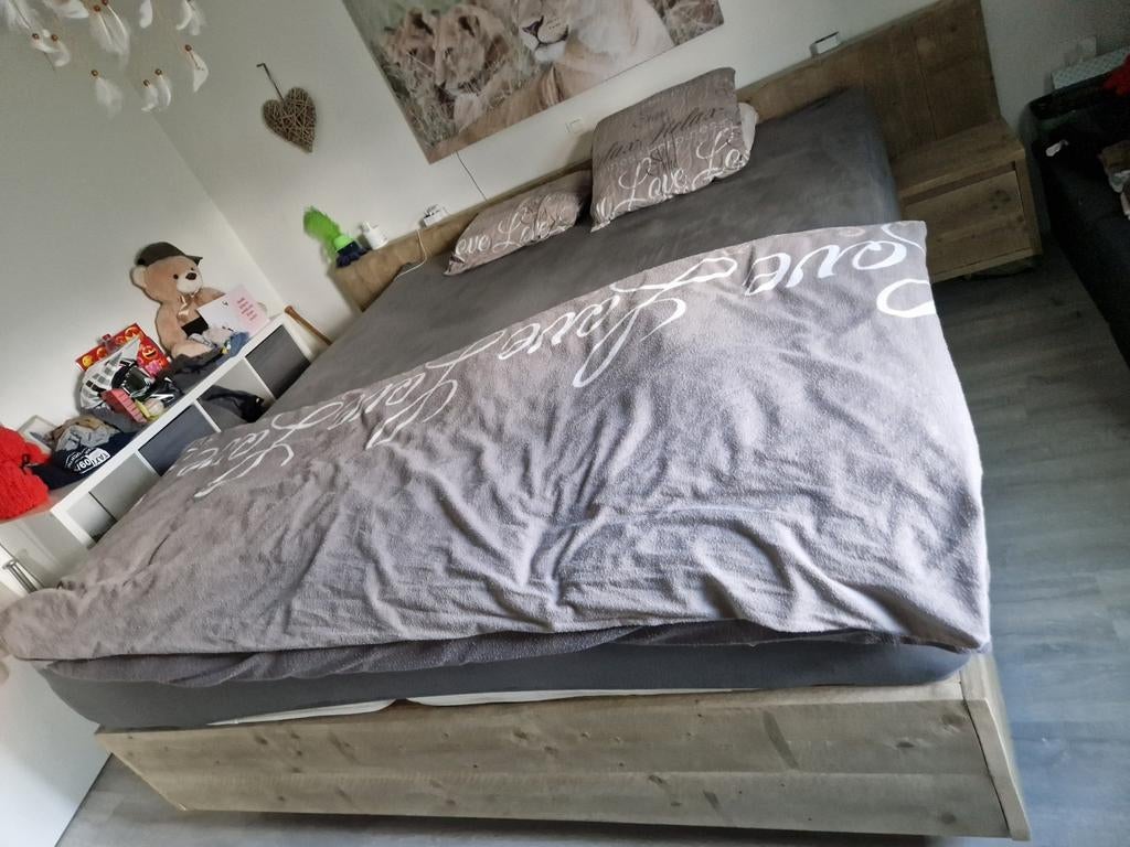 Bed inclusief matras (2 delig) en topmatras 220 x 240, Autres dimensions, Brun, Enlèvement, Utilisé