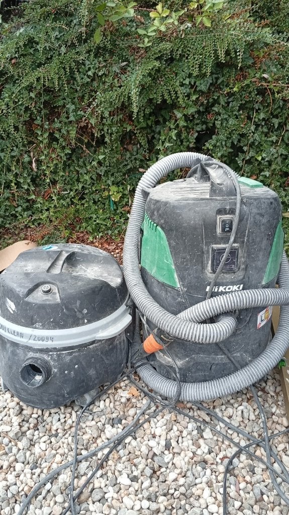 Aspirateur de chantier HiKOKI avec flexible, Bricolage & Construction, Enlèvement, Utilisé, Autres types