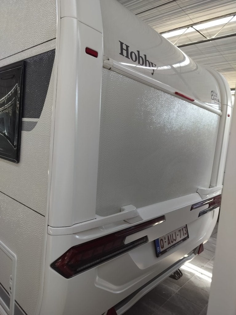 caravan, Hobby, 1000 - 1250 kg, Openslaande ramen, 7 tot 8 meter