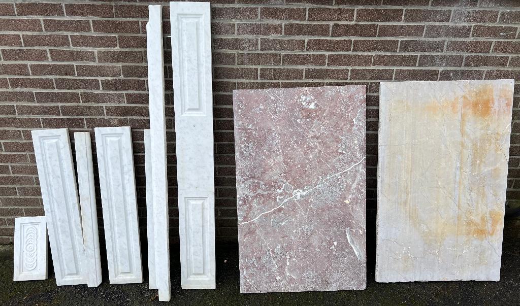 Marmeren platen (rood) en tabletten (wit), Ophalen, Gebruikt