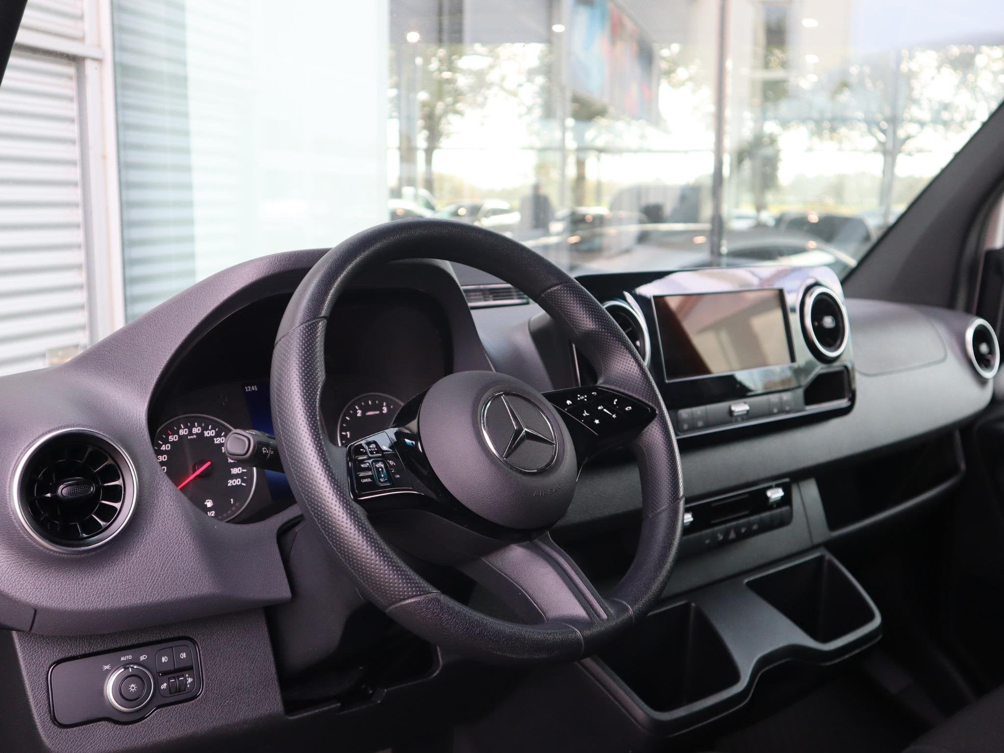 Mercedes-Benz Sprinter 317 CDI L2H2 3.5T TREKHAAK, Auto's, Automaat, 4 deurs, 4 cilinders, Wit
