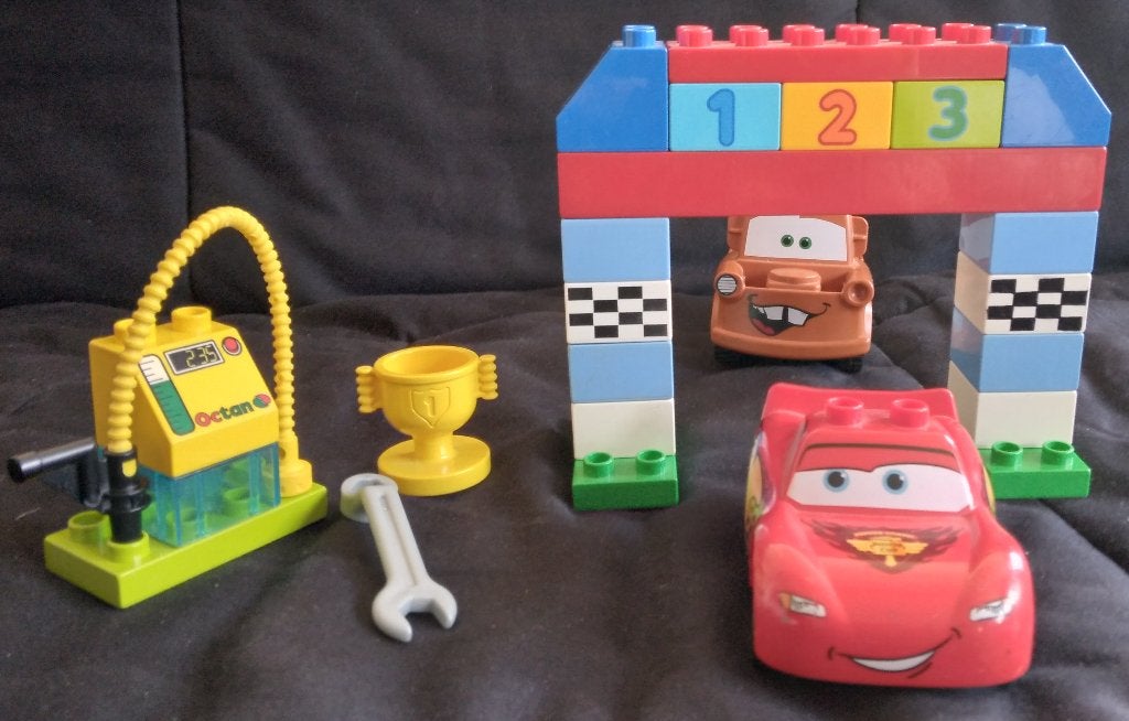 Classic Race (Cars Disney Pixar) - Duplo#10600 (2015), Ensemble complet, Enlèvement, Utilisé, Complet