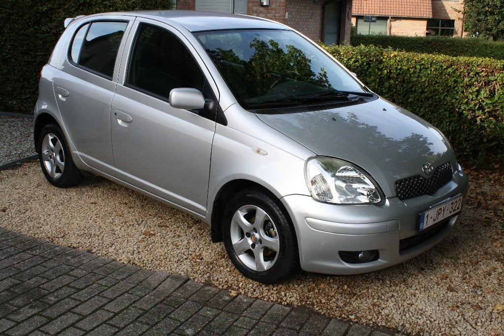toyota yaris 4 deurs benzine, Auto's, Voorwielaandrijving, 4 deurs, Stof, Startonderbreker
