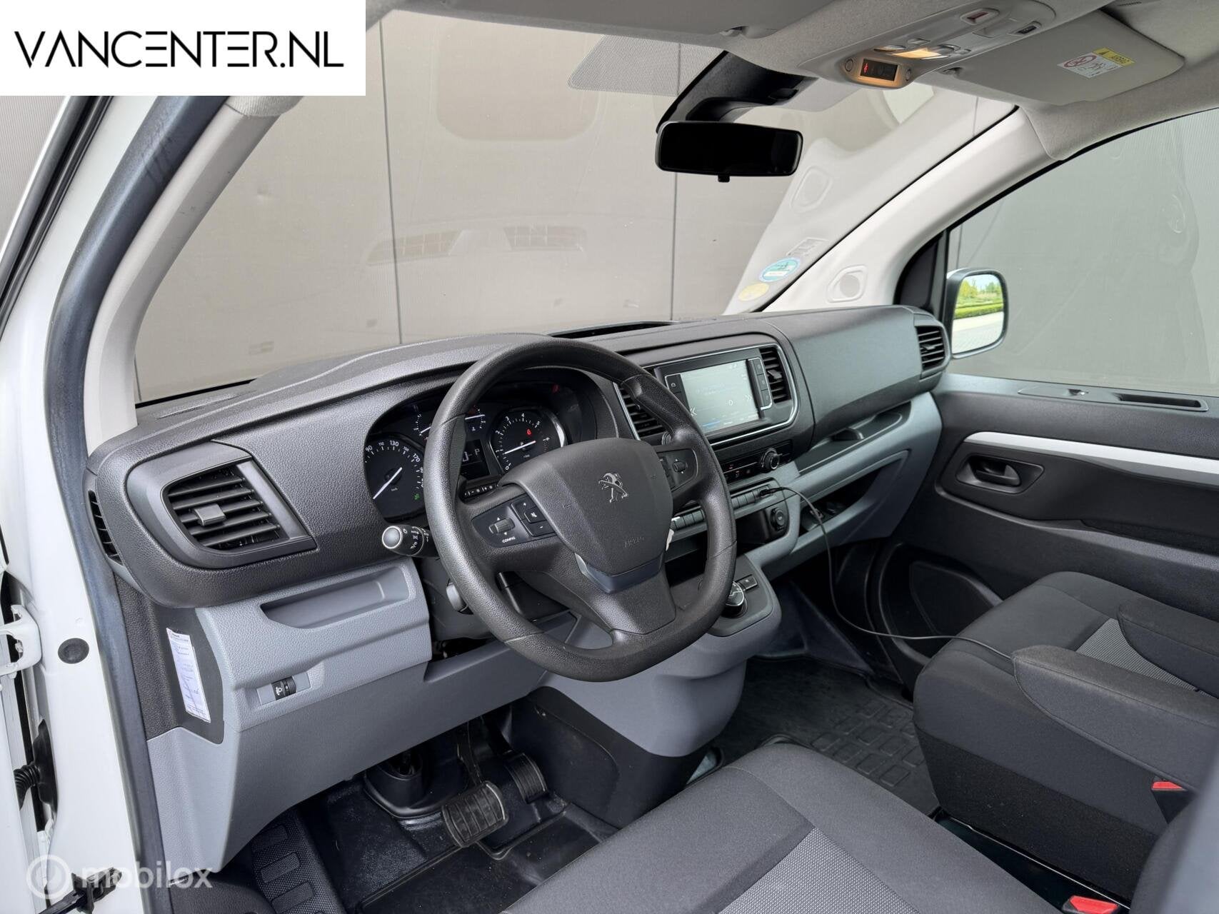 Peugeot Expert 2.0 BlueHDI 120PK Automaat DC Long L3 Airco, Wit, Bedrijf, 5 deurs, Te koop