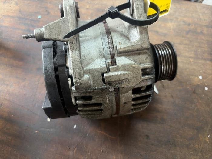 Dynamo d'un Volkswagen Bora, Volkswagen, -, 3 mois de garantie, Utilisé