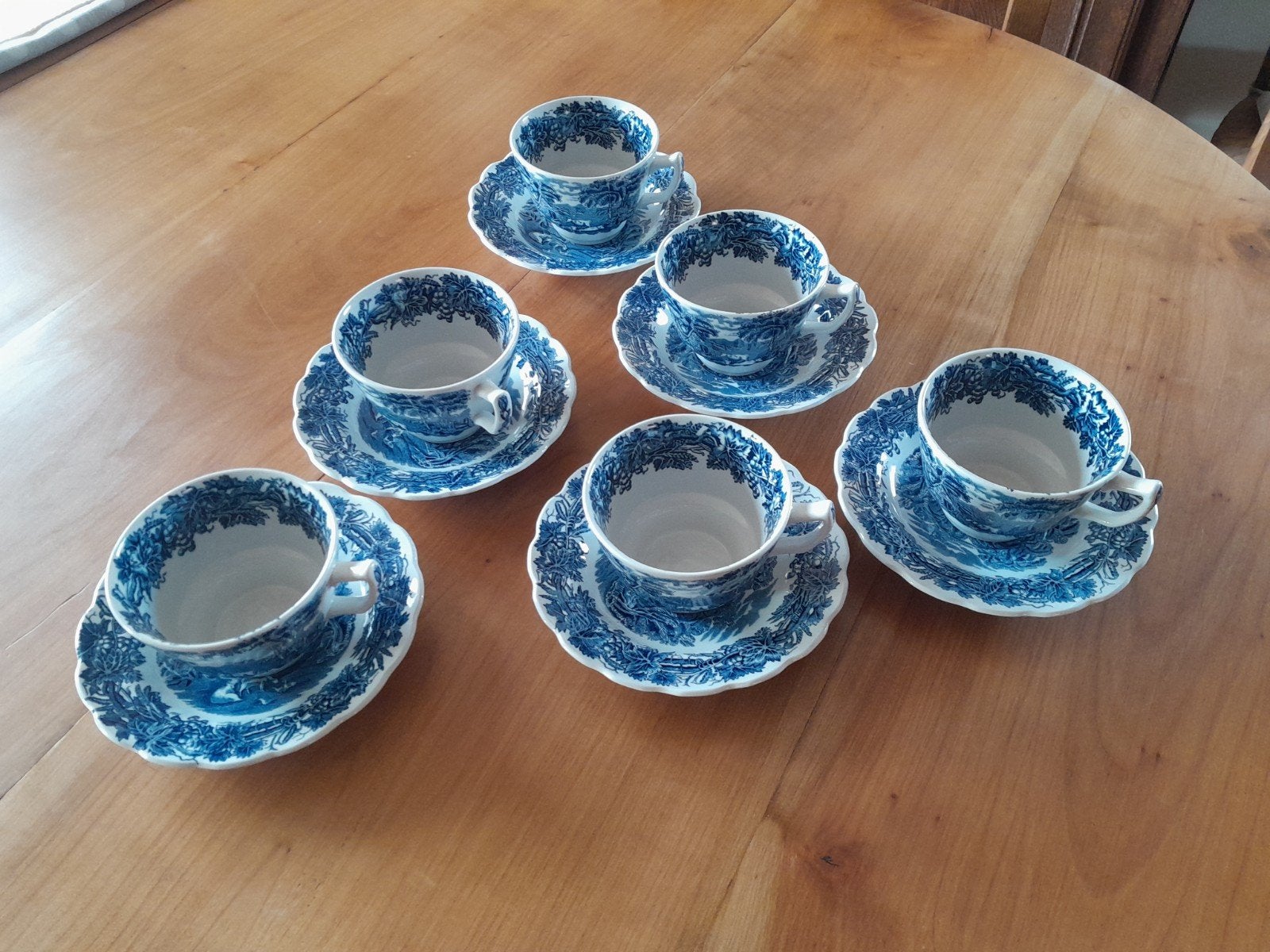 6 tasses et soucoupes vintage, Maison & Meubles, Enlèvement