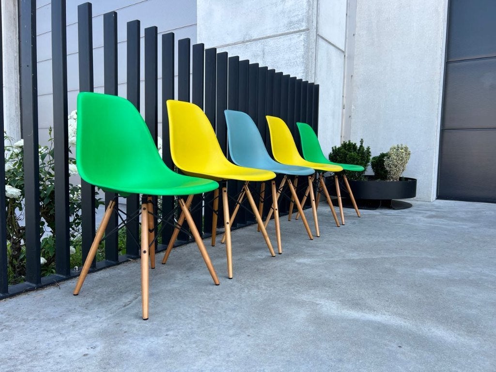 Vitra Eames DSW stoelen, Huis en Inrichting, Stoelen, Hout, Verzenden, Zo goed als nieuw, Vijf, Zes of meer stoelen