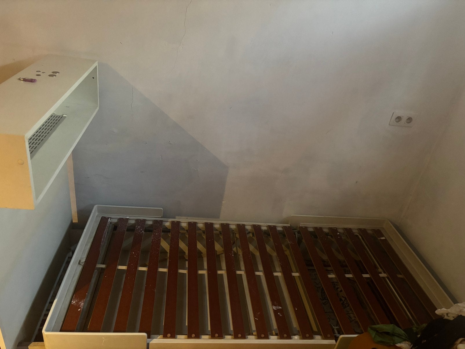 Lit à vendre sans matelas., Enlèvement ou Envoi, Comme neuf