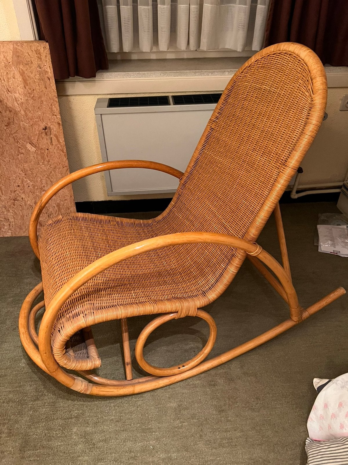 vintage rieten - rotan schommelstoel, Ophalen