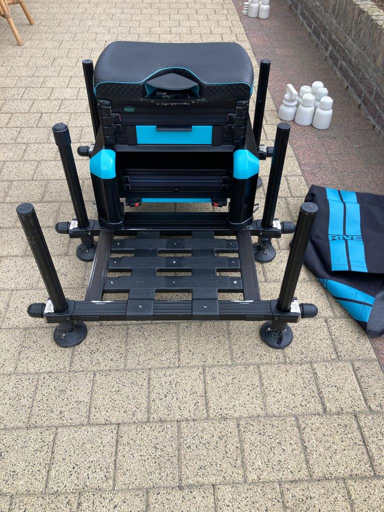 Te Koop RIVE Viskist RS2 AquaSeatbox incl. Front en Side Dr, Watersport en Boten, Ophalen, Gebruikt