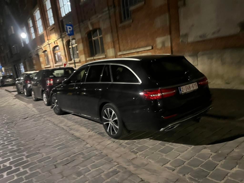 Mercedes E200 2018 full full options, Autos, Mercedes-Benz, Particulier, CL, Toit ouvrant, Diesel, Enlèvement