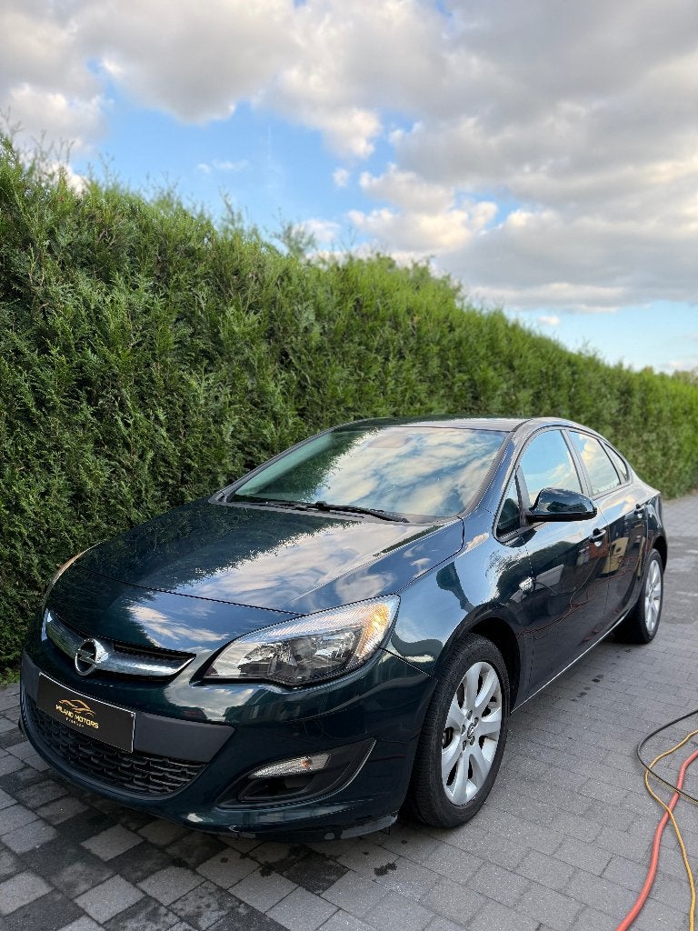 Opel Astra Berline 2014 1.4 60 000 KMS, Euro 5, Achat, Cruise Control, Entreprise