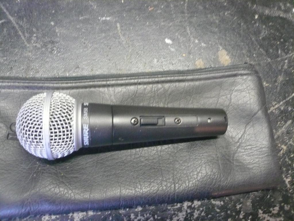 3 micros SHURE, Enlèvement ou Envoi, Utilisé, Micro chant