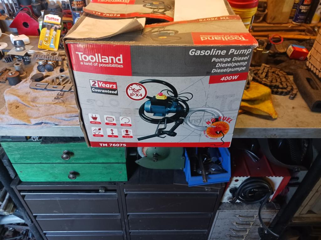 Dieselpomp, Doe-het-zelf en Bouw, Ophalen, Zo goed als nieuw