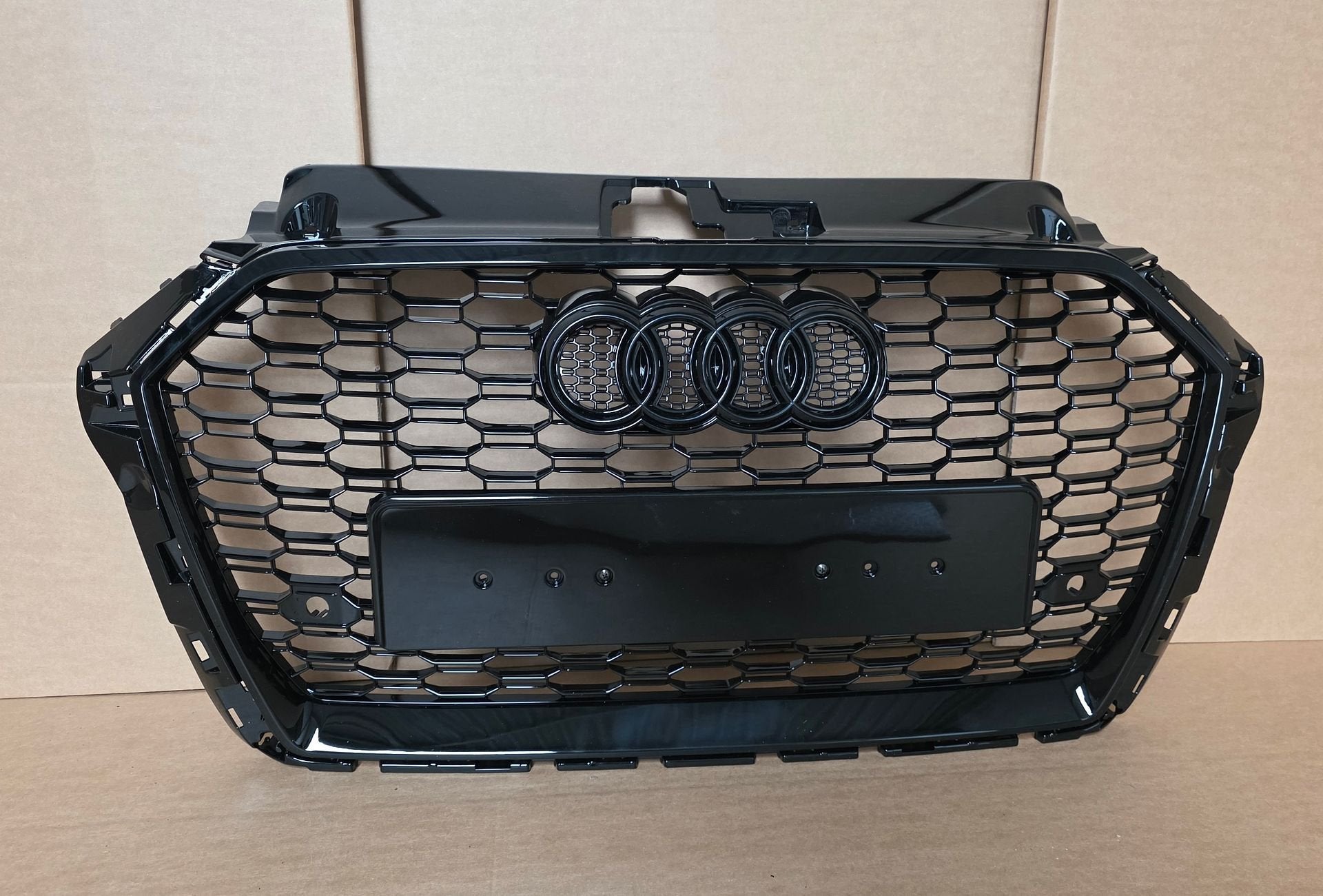 Grill AUDI A3 8V GRILLE RS3 LOOK FACELIFT bj.2017-2021, -, Nieuw, Ophalen of Verzenden, -