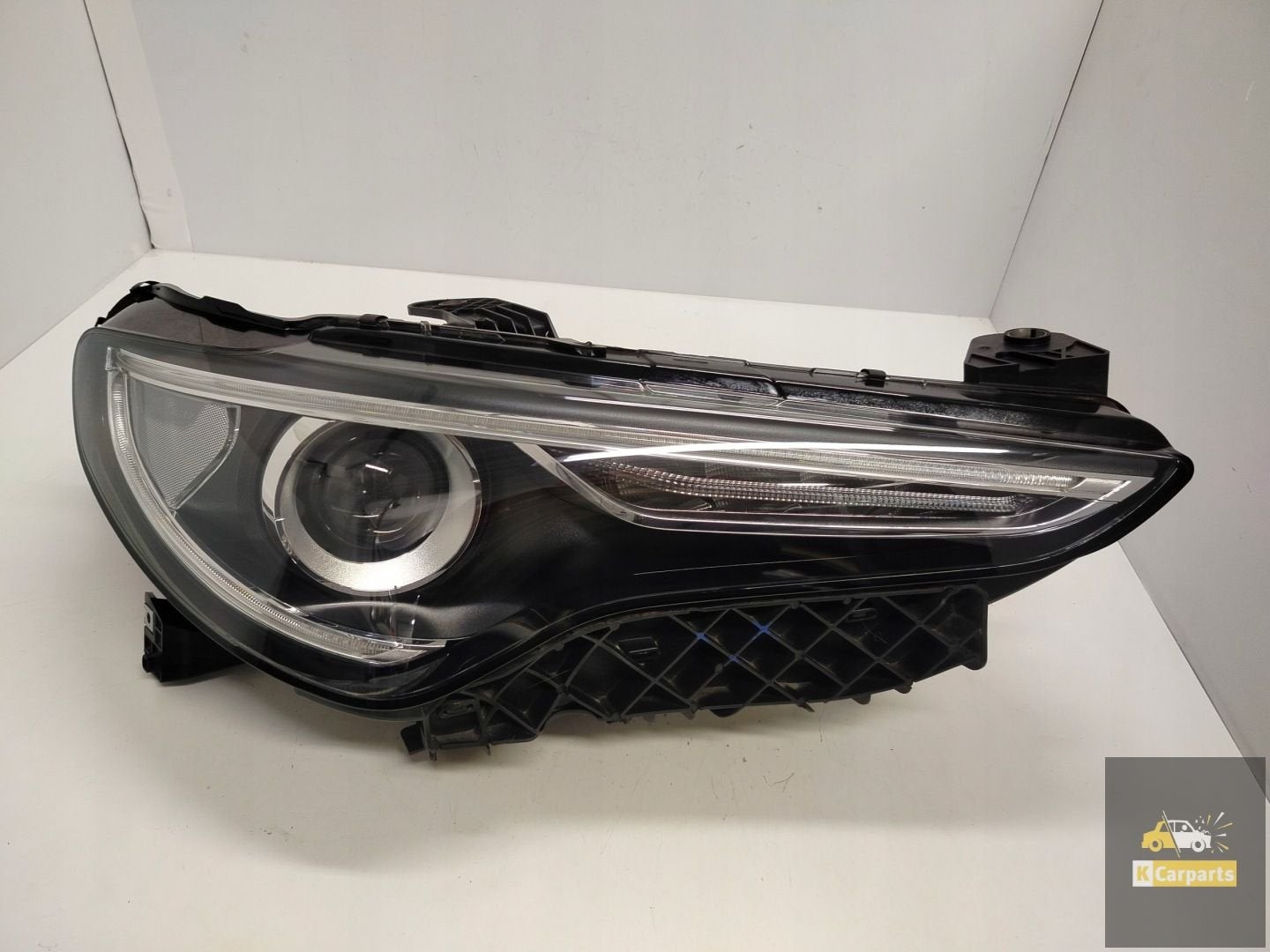 50552984, Phare de torsion au x non droit pour Alfa Romeo St, Dpofca@stellantis.com, Stellantis Europe S.p.A., Utilisé, Alfa Romeo