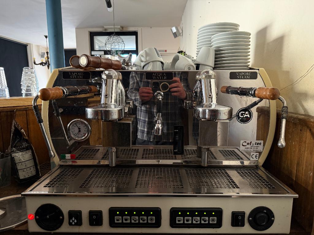 Professionele espressomachine Nuova Era Altea 2 groepen, Café moulu, Machine à espresso, Comme neuf, Enlèvement