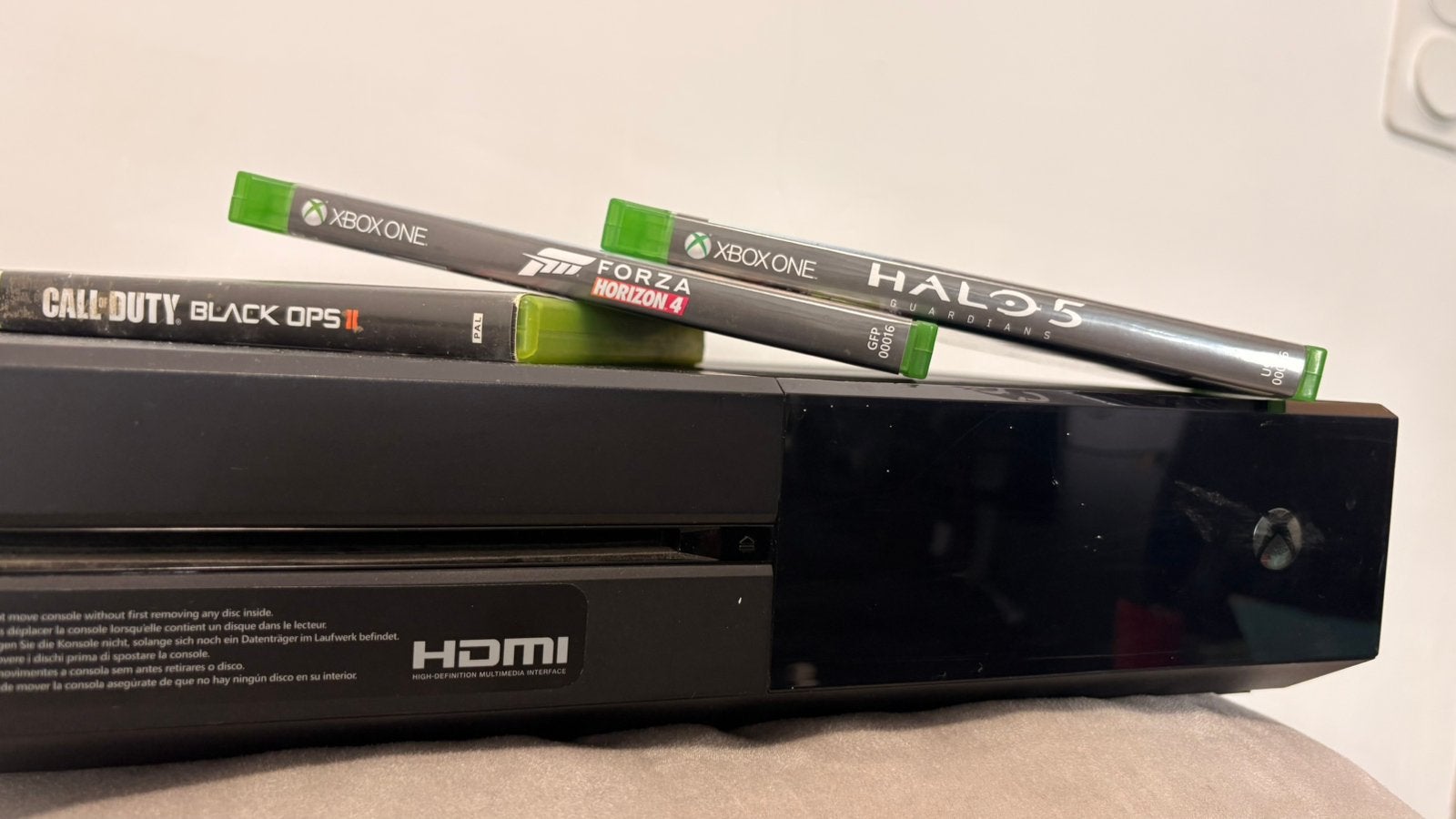XBOX ONE 1To 1 mannette + 4 jeux, Games en Spelcomputers, Ophalen of Verzenden, Gebruikt