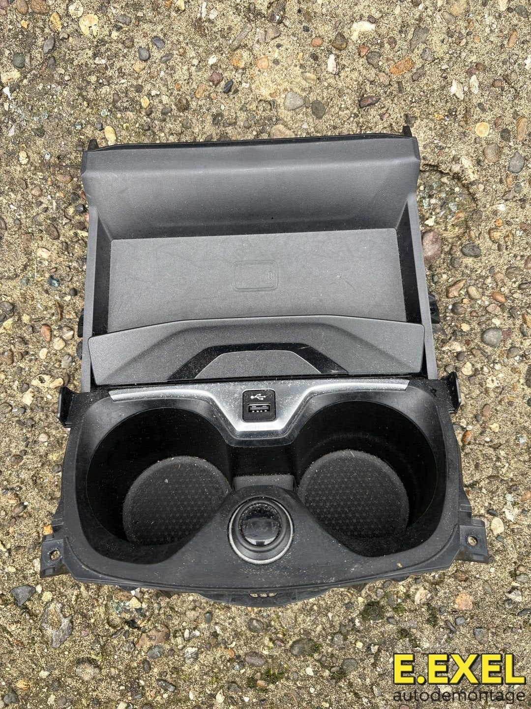 Bekerhouder met oplader BMW 2 Serie F44 4774A18900, Gebruikt, -, -, Ophalen of Verzenden
