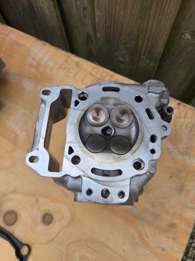 Malossi V4 cilinderkop - past op 200, 250 en 300cc, Motoren, Ophalen of Verzenden