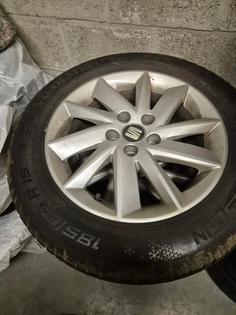 4 pneus neige avec jantes alu pour Seat, Enlèvement