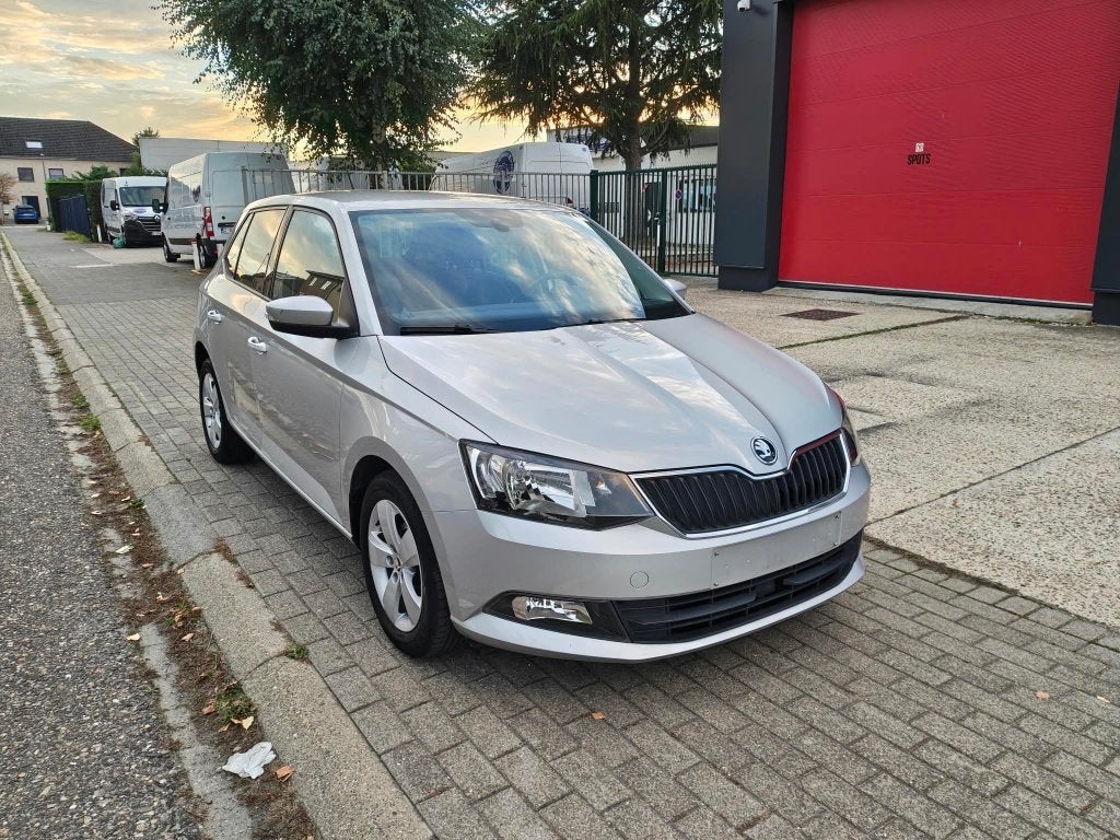 Skoda Fabia 1.0 - Airco - Cruise Controle - Parkingssensoren, Auto's, Voorwielaandrijving, Stof, Electronic Stability Program (ESP)