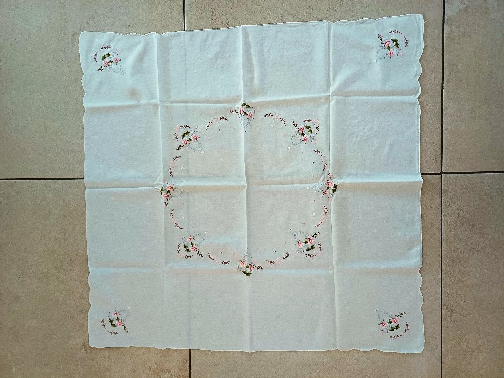 nappe à thé carrée brodée, Tafelkleed, Ophalen, Zo goed als nieuw, Vierkant