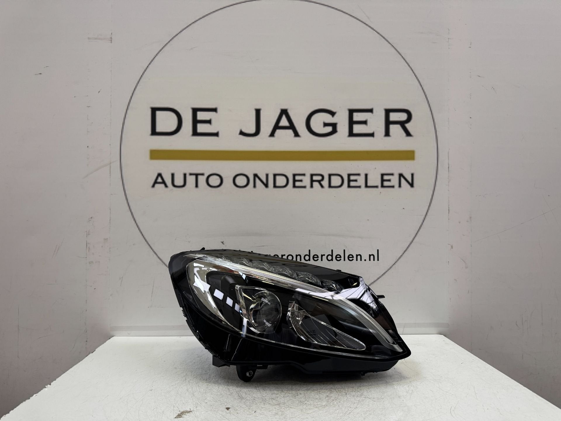 Phare LED haute performance pour Mercedes-Benz Classe C W205, Autos : Pièces & Accessoires, Neuf, Mercedes-Benz AG, Mercedes-Benz