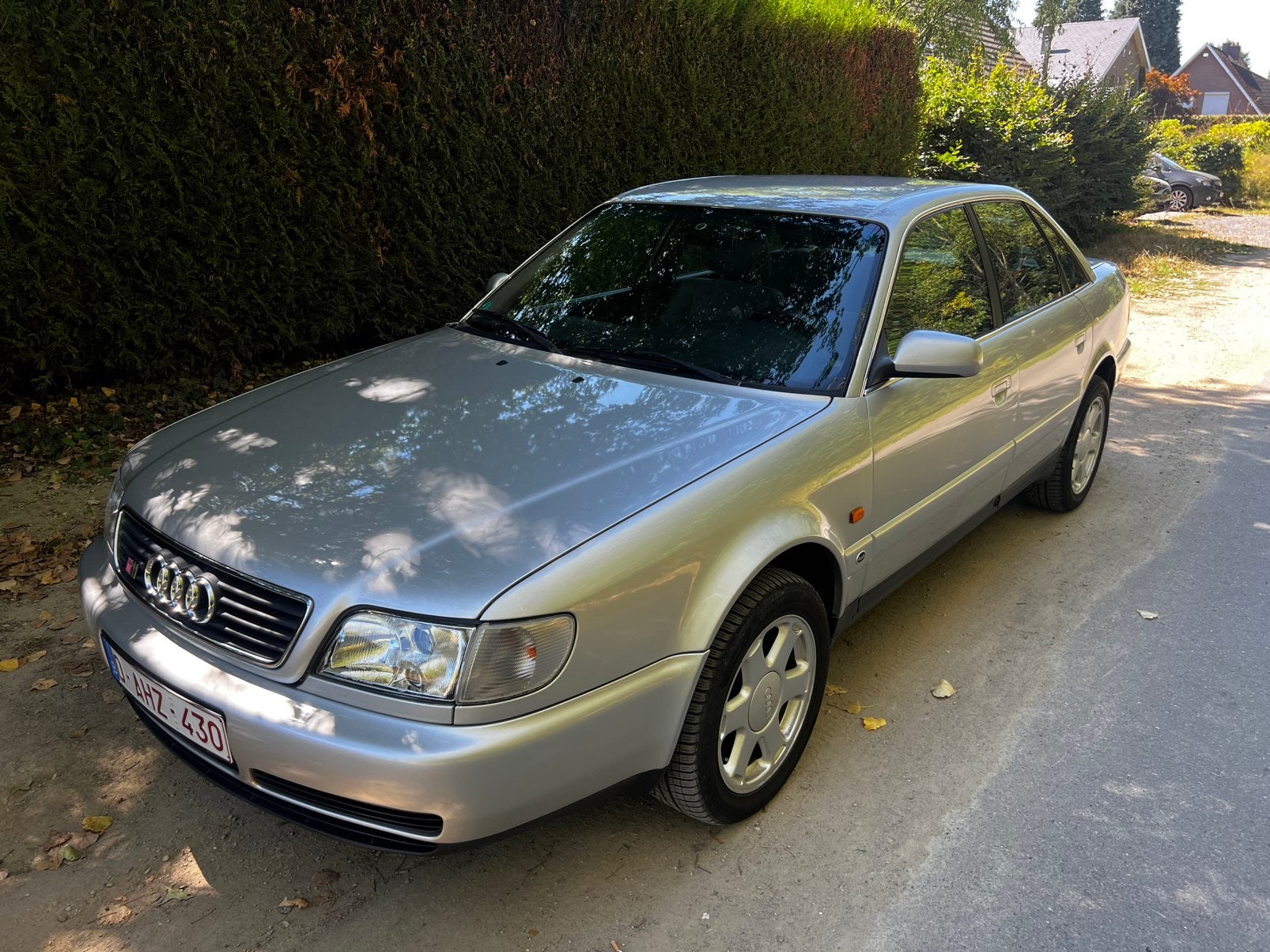Mooie Audi oldtimer S6 4.2 V8 met 232 241 km, foto 6
