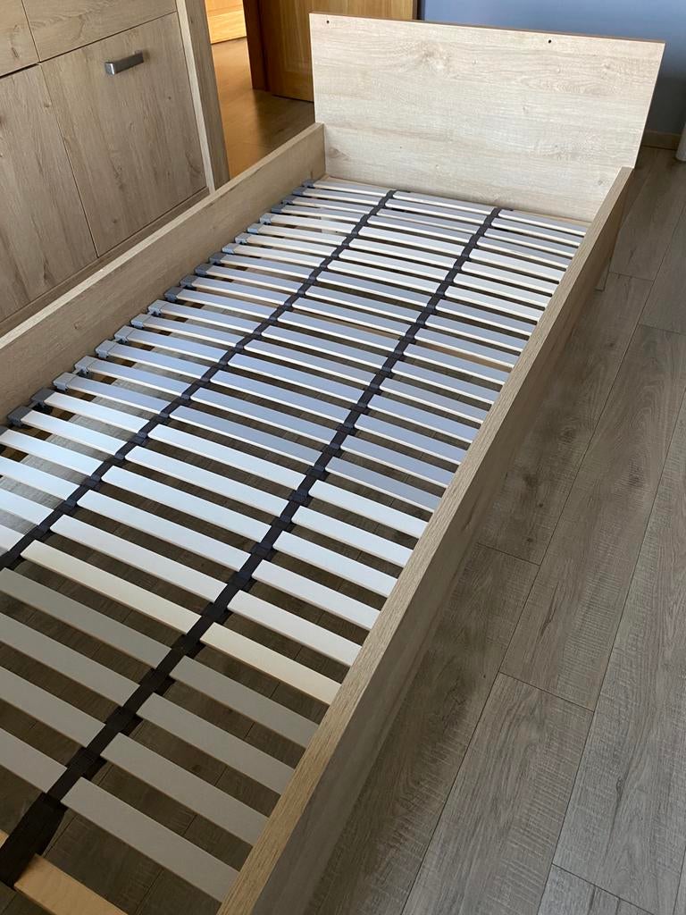 1 persoonbed met matras te koop, Huis en Inrichting, Slaapkamer | Bedden, Ophalen, Zo goed als nieuw