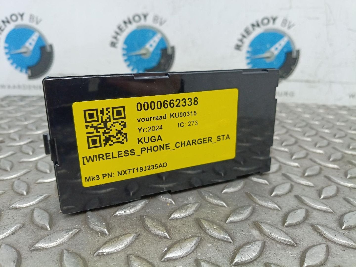 FORD KUGA AWD Titanium [WIRELESS_PHONE_CHARGER_STATION] NX7T, Enlèvement ou Envoi, Utilisé, ARN reconnu