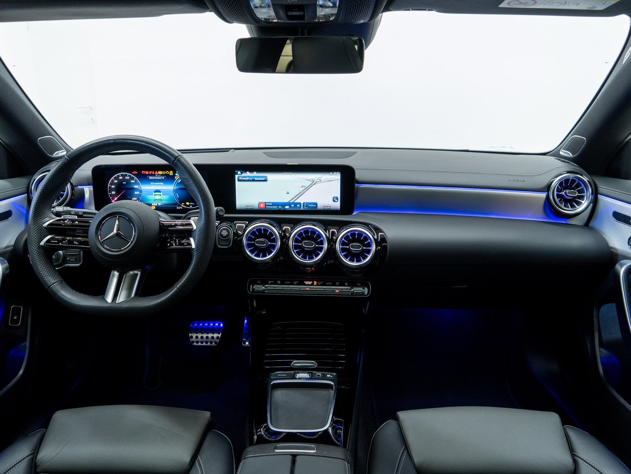 Mercedes-Benz CLA-Klasse 250 e SB AMG Premium Plus Night 19", Autos, Cuir, Achat, Entreprise, Carnet d'entretien