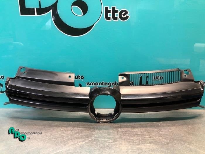 Grille van een Volkswagen Golf (Golf 09-) (LY3D), Gebruikt, -, Volkswagen, -