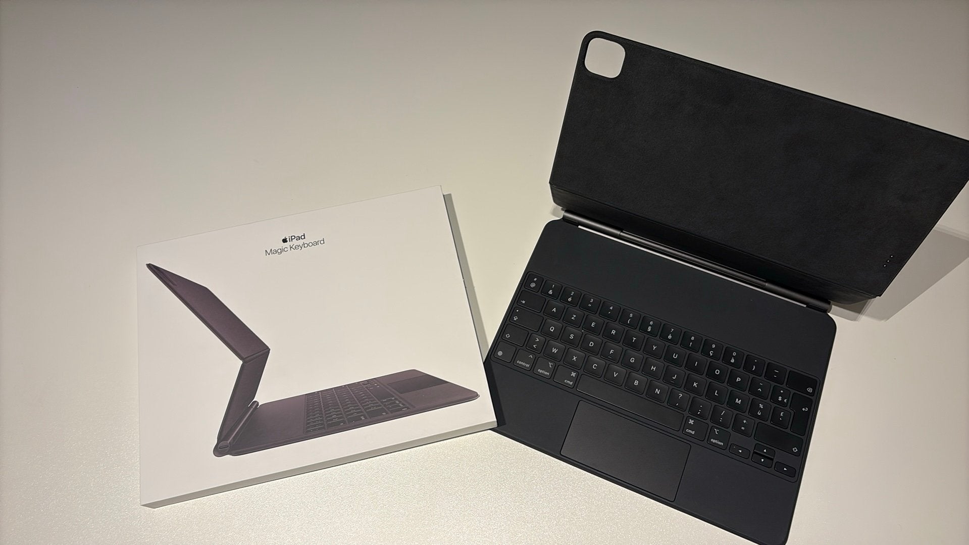 Apple iPad Magic Keyboard, Enlèvement ou Envoi, Comme neuf, 12 pouces, IPad Pro 12,9 inch.