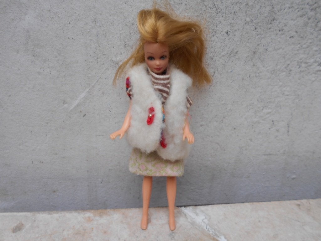 oude kleine barbie, Verzamelen, Ophalen of Verzenden, Pop