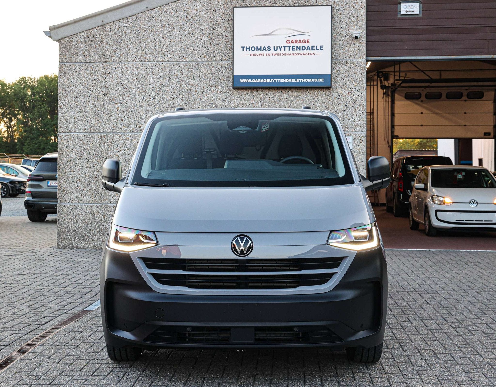 Volkswagen T7 Transporter ACHTERUITRIJCAMERA*AUTOMAAT*CRUISE, 4 deurs, Stof, 4 cilinders, Volkswagen