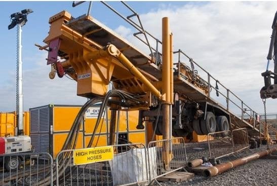 Heavy dril rig 10 ton including 60 drill rod ! (bj 2000), Zakelijke goederen, Machines en Bouw | Overig