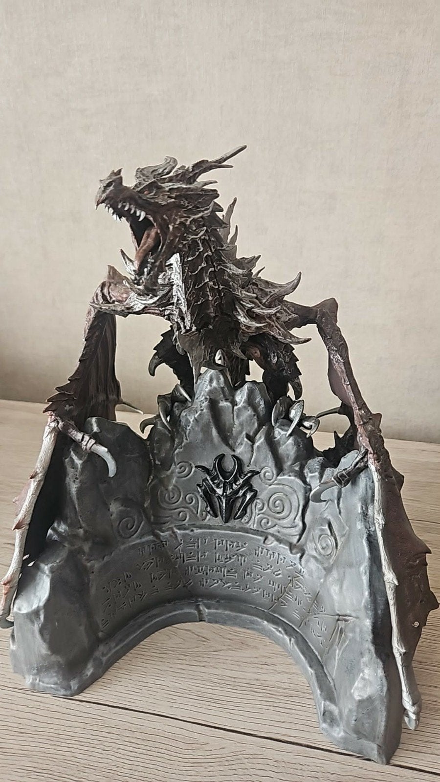 Skyrim Collector’s Edition Drakenbeeld + Official Game Guide, Games en Spelcomputers, Games | Sony PlayStation 4, Ophalen, Gebruikt