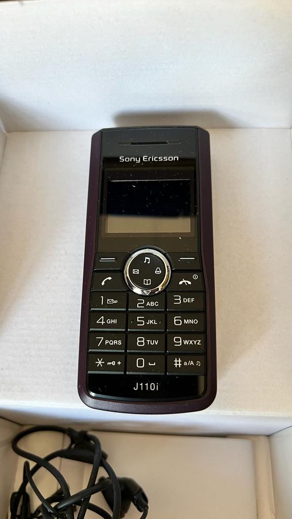 Gsm Sony Ericsson J110i — Livré dans une boîte, Enlèvement ou Envoi, Classique ou Candybar, Clavier physique, Utilisé