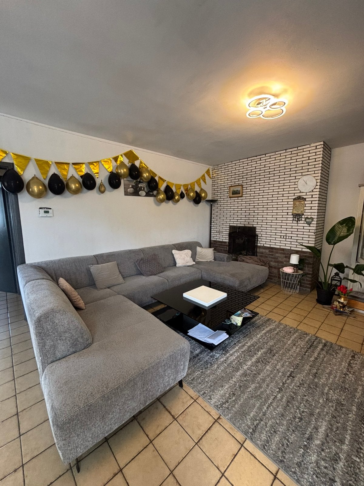 Prachtige hoekzetel (1 jaar oud), Huis en Inrichting, Zetels | Zetels, Ophalen