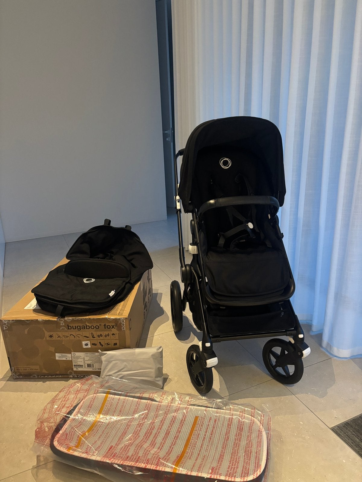 Bugaboo Fox 2 All Black – compleet + reiswieg, Enlèvement, Comme neuf, Poussette, Maxi-Cosi