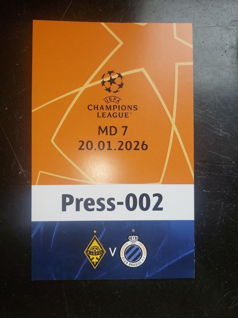Almaty FC Brugge 2026 accreditatie voetbalticket, Verzamelen, Verzenden