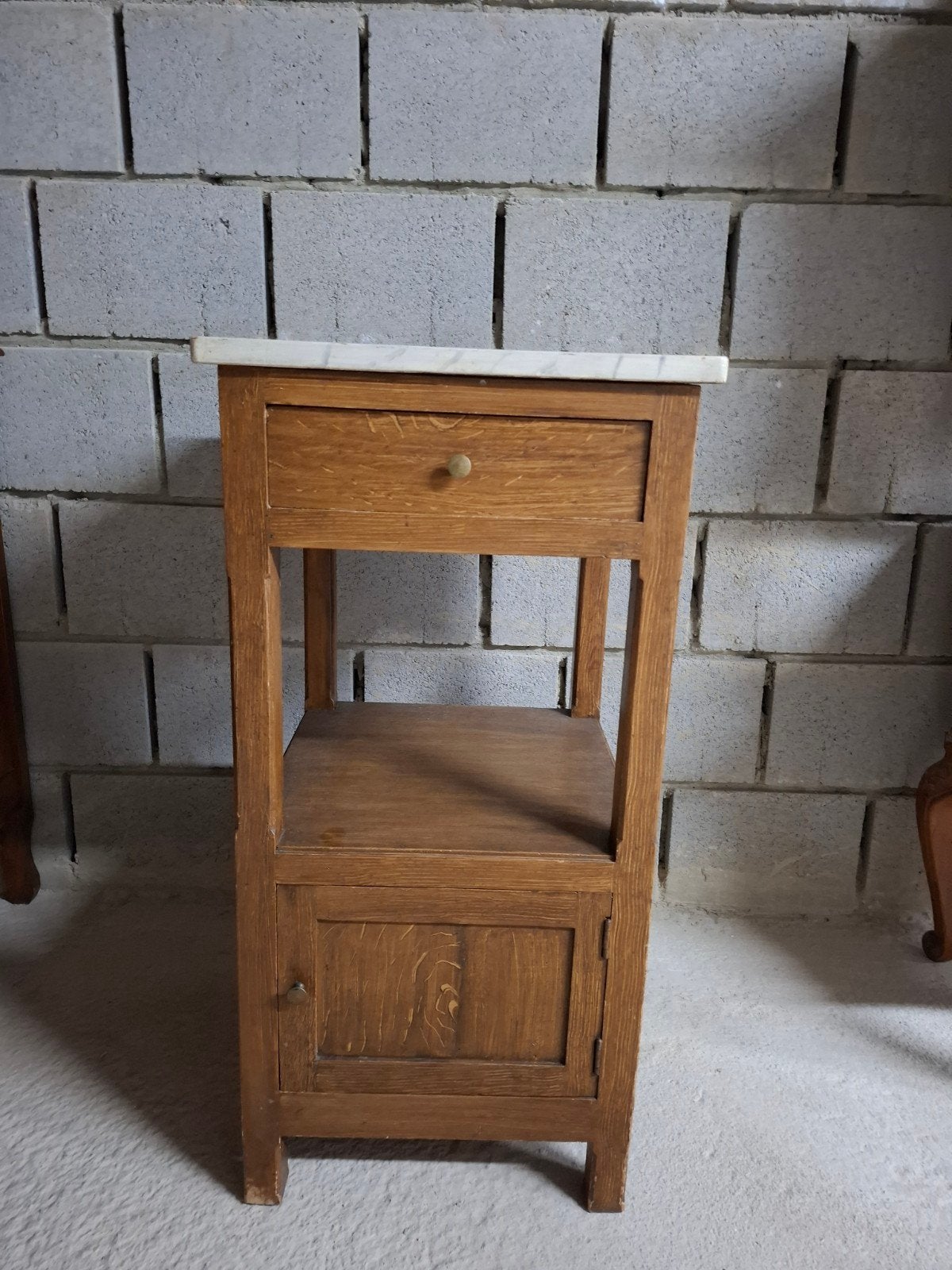 Nachtkastje / bijzettafel., Ophalen