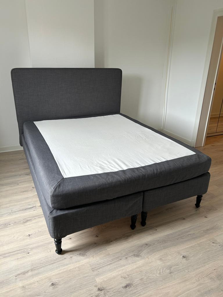 Sommier Ikea Dunvik avec tête de lit et matelas, Maison & Meubles, Gris, Comme neuf, Enlèvement, 200 cm
