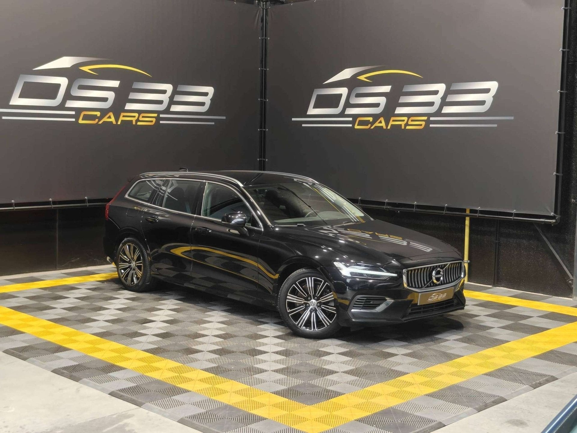 Volvo V60 T6 AWD Inscription/LED/Keyless/Cruise/Zetel+Stuurv, Auto's, Automaat, Dealer onderhouden, Gebruikt, 4 cilinders