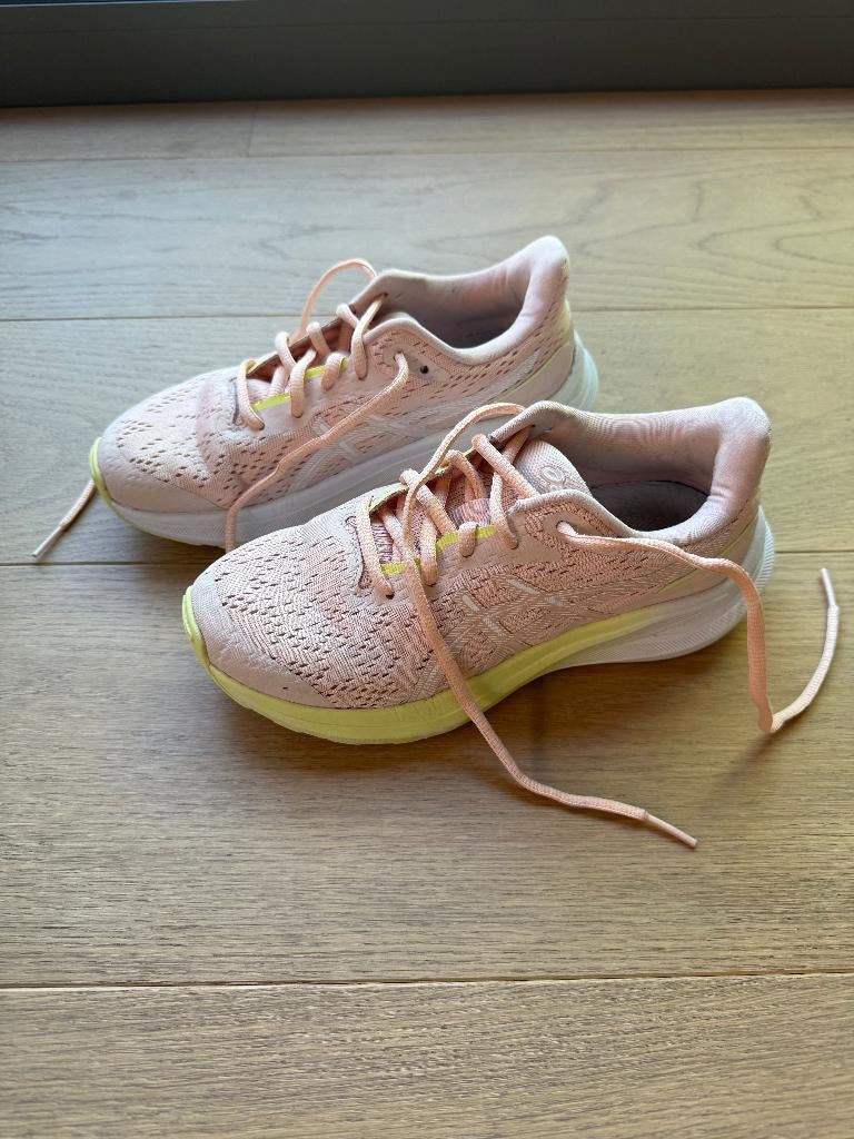 Asics GT-1000 13 GS (maat 35), Sports & Fitness, Course, Jogging & Athlétisme, Course à pied, Chaussures de course à pied, Comme neuf