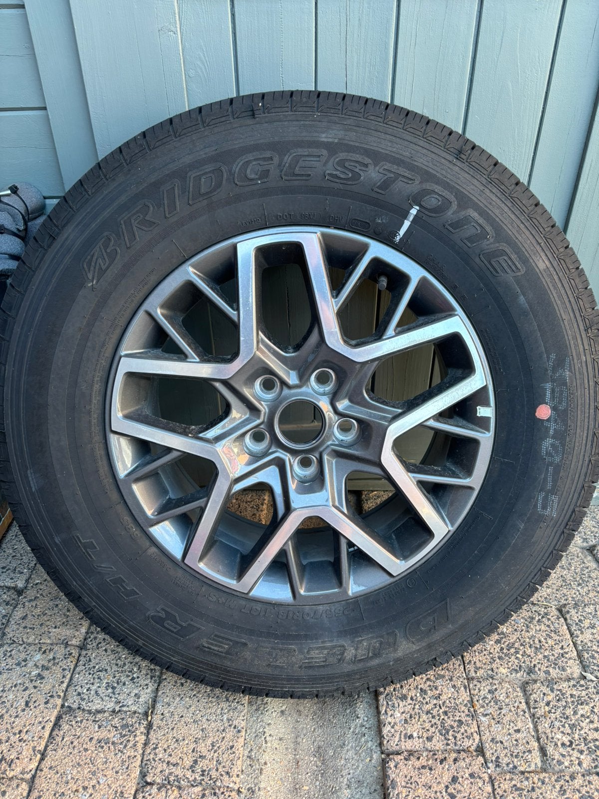Nieuwe originele Wrangler velg + nieuwe band! JEEP WRANGLER!, Auto-onderdelen, Banden en Velgen, Ophalen, 18 inch, 255 mm, Nieuw