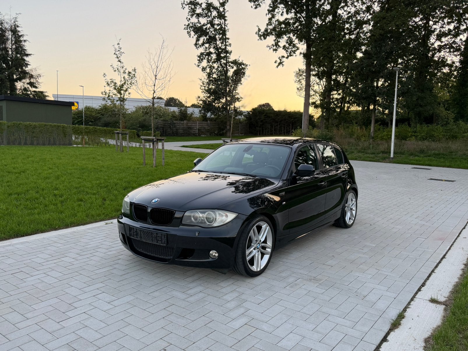 Bmw 118i 2011 M pakket blanco gekeurd, Autos, Cuir, Euro 5, Achat, Carnet d'entretien
