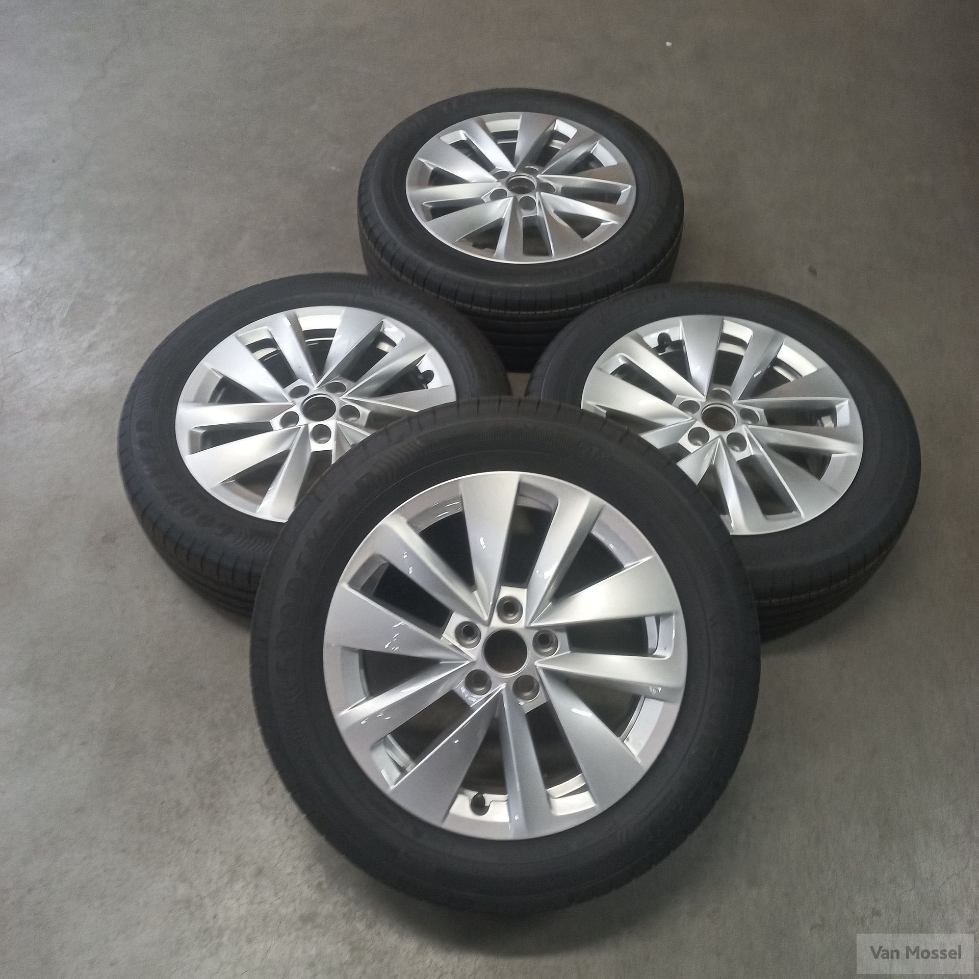Skoda Kamiq GoodYear EfficientGrip Performance 205/55/R16 91, Autos : Pièces & Accessoires, Pneus & Jantes, Pneus et Jantes, Pneus été